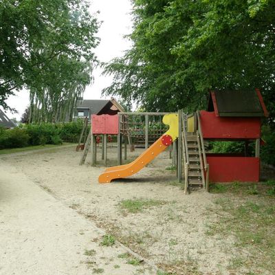 Bild vergrößern: Ein Bild des Spielplatzes an der Bergstraße